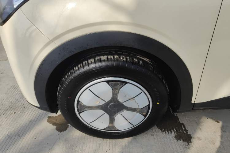 Used Geely Galaxy Geome 2025 410 km Free Version
