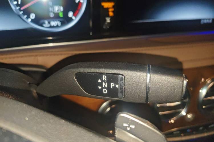 Used Mercedes-Benz S-Class 2014 S 320 L Luxury Model Gear Lever