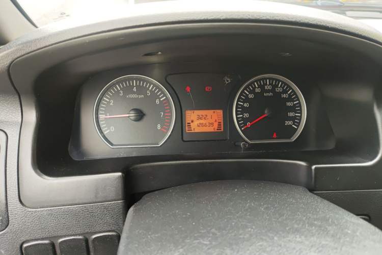 Used FORTHING Lingzhi 2016 M3 1.6L 7-Seater Comfort Model China IV Standard Odometer Close Up