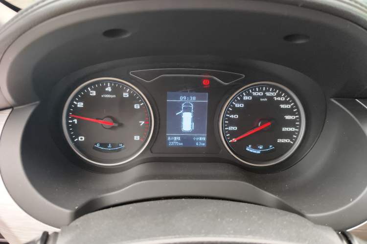 Used JAC Refine M3 2022 1.5T 7-Seater Standard Edition
