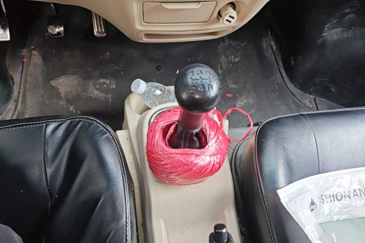 Used CHANGAN KAICHENG Ruixing M80 2018 1.5L Base Van Flat Roof Back-Hinged Doors 4G15S Gear Lever