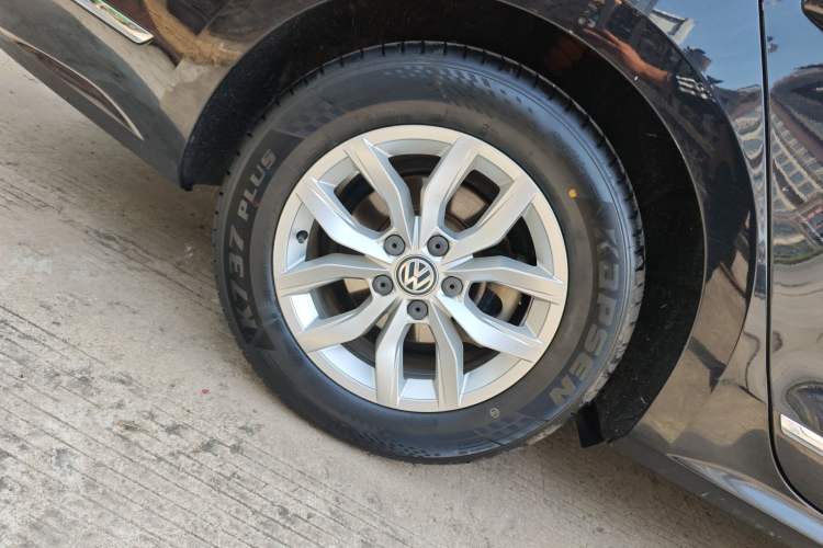 Used Volkswagen Passat 2017 280TSI DSG Luxury Edition Right Rear Wheel Hub