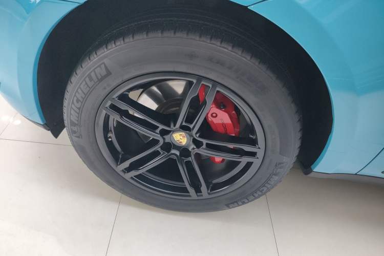 Used Porsche Macan 2022 Macan 2.0T Left Front Wheel Hub