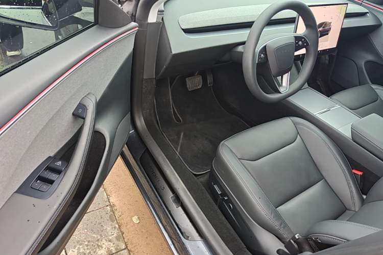 Used Tesla Model 3 2025 Rear-Wheel-Drive Version