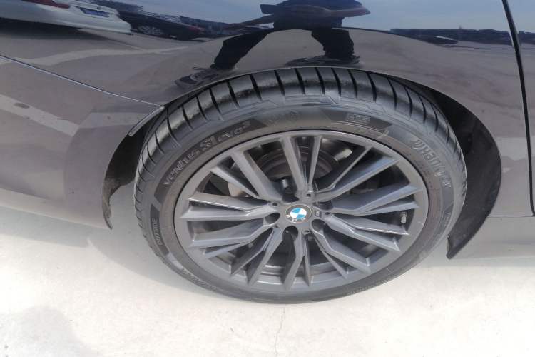 Used BMW 3 Series 2021 325Li M Sport Shadowline Package Right Rear Wheel Hub