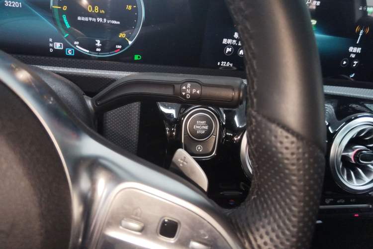 Used Mercedes-Benz A-Class 2022 Revised Version A 200 L Sport Sedan Fashionable Style
