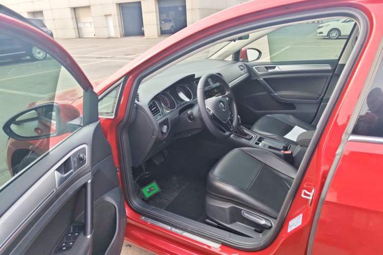 Used Volkswagen Golf 2020 200TSI DSG Comfortable and Ambitious Edition