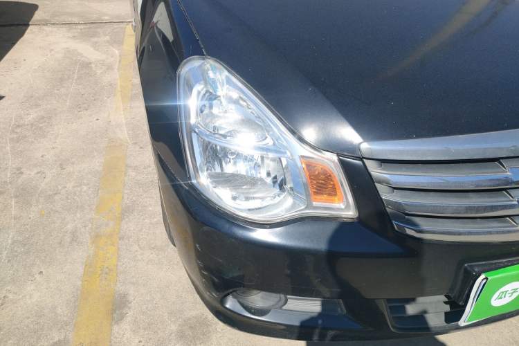Used Nissan Sylphy 2012 Classic 1.6XE Manual Comfort Edition Right Front Headlight