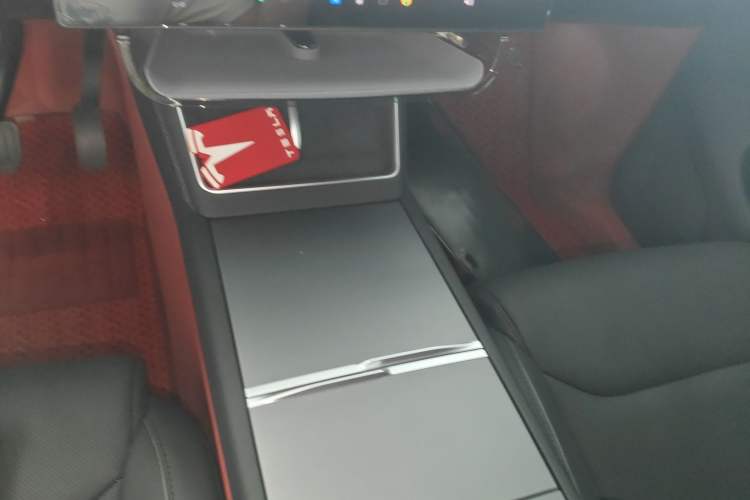 Used Tesla Model Y L 2025 Model Long-Range All-Wheel-Drive Version