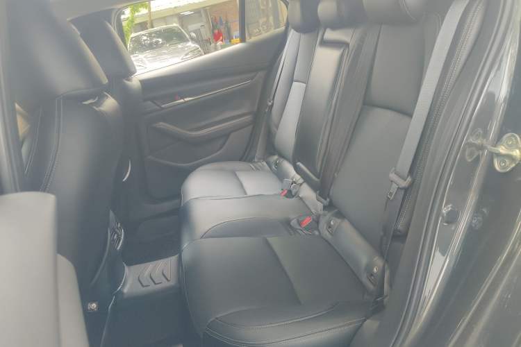 Used Mazda 3 Axela 2021 2.0L Automatic Zhiqing Edition Interior 4