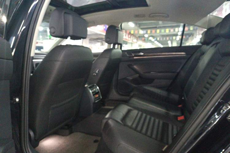 Used Volkswagen Magotan 2018 Facelift 330TSI DSG Luxury Model
