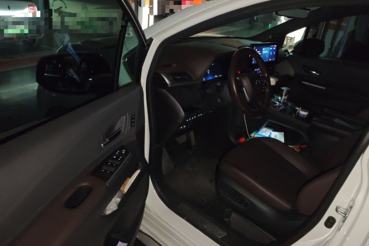 Used Toyota Granvia 2023 2.5L Hybrid Flagship VIP Edition Driver Seat