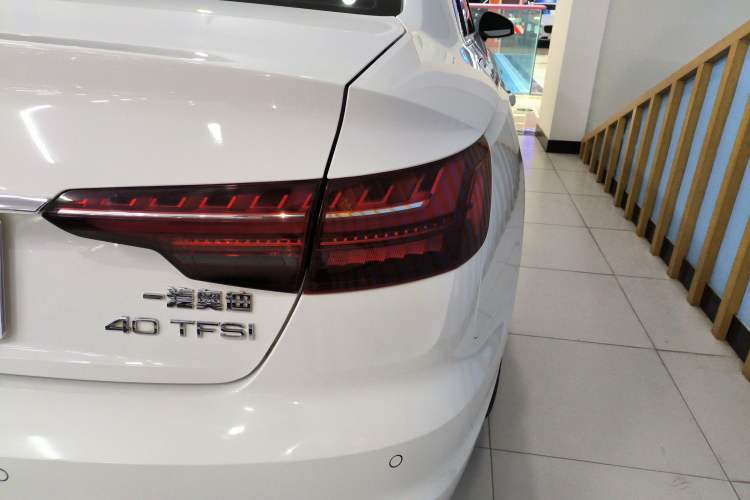 Used Audi A4L 2020 40 TFSI Fashionable and Elegant Model
