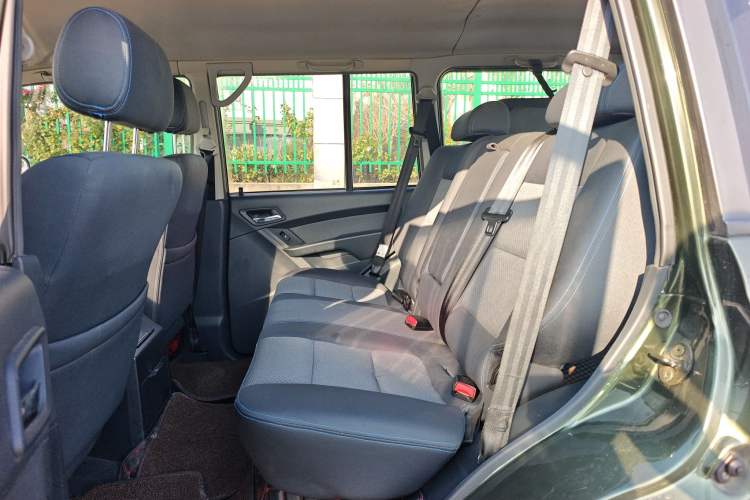 Used Leopaard Q6 2015 2.4L Manual Two-Wheel-Drive Elite Model
