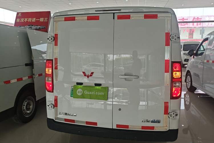 Used Wuling Yangguang 2024 300km Range Practical Window-Sealed Version 60kW Rear