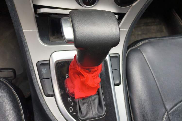 Used Brilliance H530 2017 1.6L Automatic Comfort Model Gear Lever