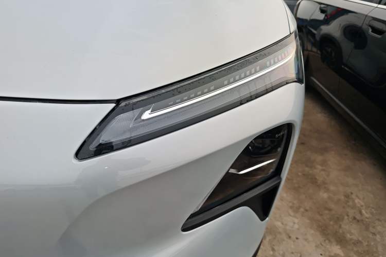 Used Wuling Xingguang S 2024 130km Flagship Version Left Front Headlight