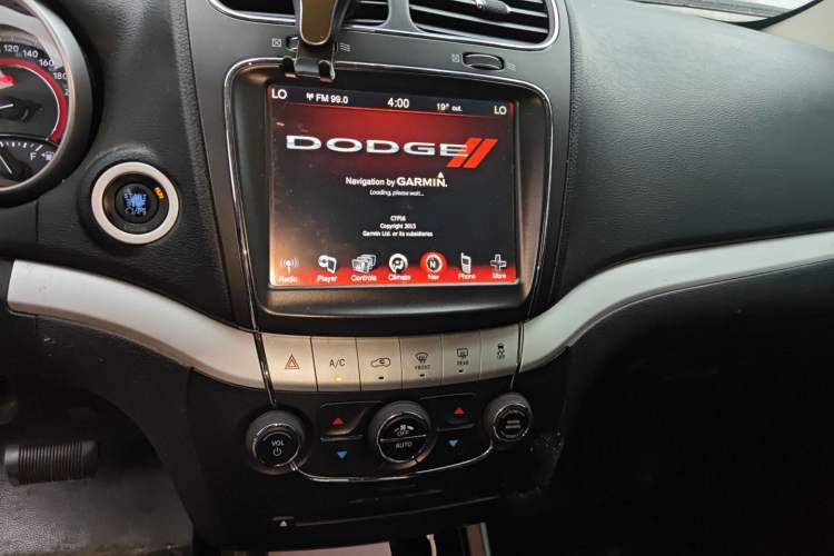 Used Dodge Journey 2013 2.4L Two-Wheel Drive Luxury Version
