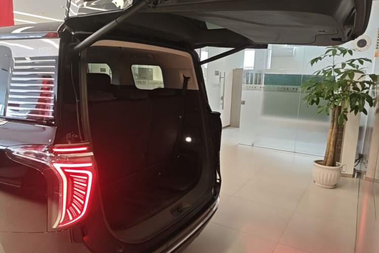 Used Hongqi HQ9 PHEV 2024 2.0T Four-Wheel Drive Business Edition Trunk