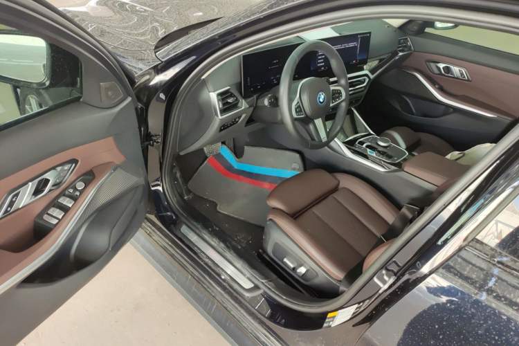 Used BMW i3 2022 eDrive 35 L
