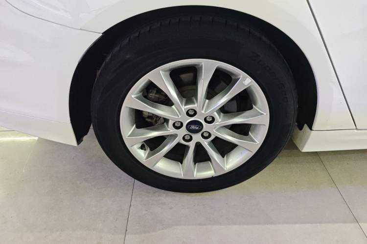 Used Ford Mondeo 2017 EcoBoost 180 Stylish Model Right Rear Wheel Hub