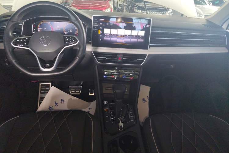 Used Volkswagen Tiguan L 2022 330TSI Automatic Two-Wheel Drive R-Line Enhanced Edition
