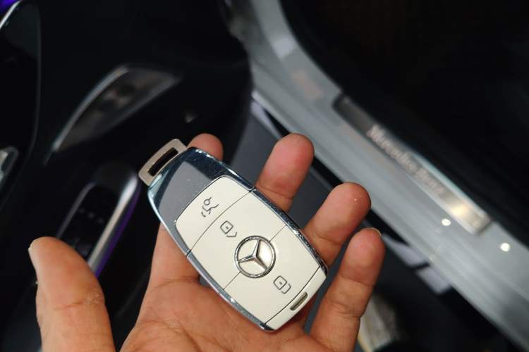 Used Mercedes-Benz C-Class 2025 C 260 L Obsidian Night Sport Edition Interior 1