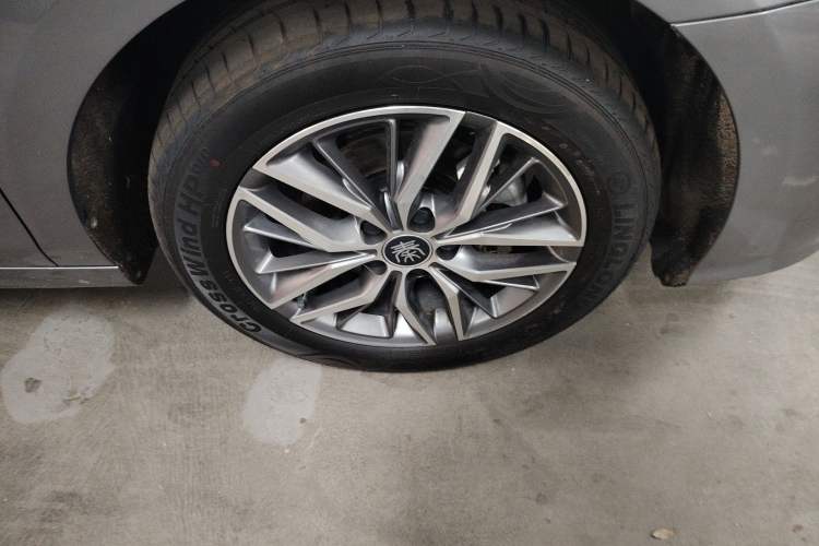 Used BYD Qin PLUS 2021 DM-i 120KM Prestige Model Right Front Wheel Hub