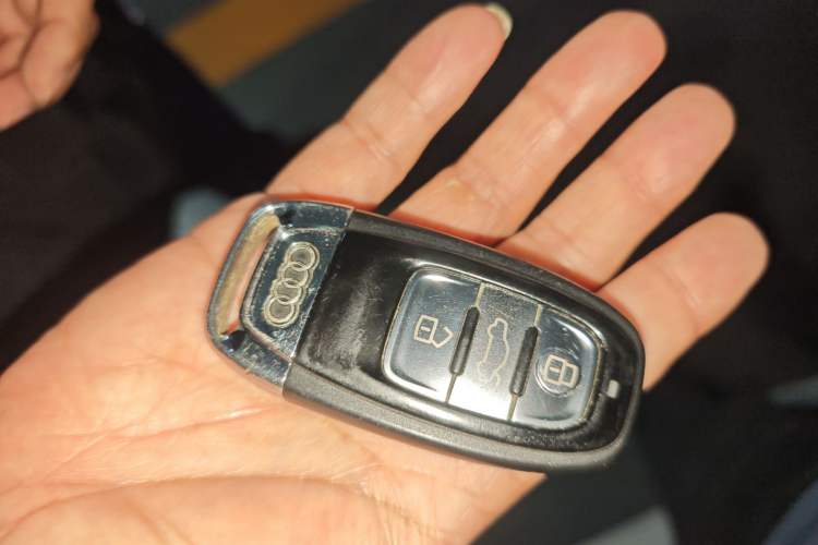 Used Audi A8 2013 A8L 45 TFSI quattro Luxury Model
