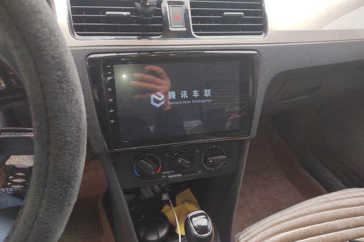 Used Skoda Rapid 2018 1.6L Automatic Comfort Edition Audio And AC Panel