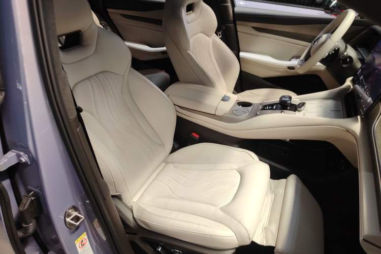 Used Denza N7 2025 630 All-Wheel Drive Intelligent Driving Dual-Laser Flagship Edition Right Front Seat