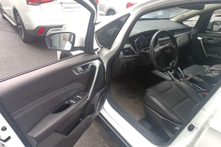 Used Geely Auto Vision X3 2017 1.5L Automatic Elite Model Driver Seat