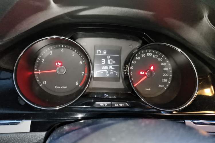 Used Volkswagen Bora 2013 1.6L Manual Comfort Model Instrument Cluster