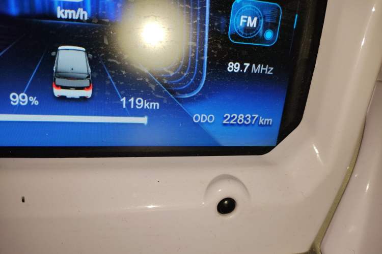 Used Chery QQ Ice Cream 2022 120km Conical Shape Lithium Iron Phosphate Odometer Close Up