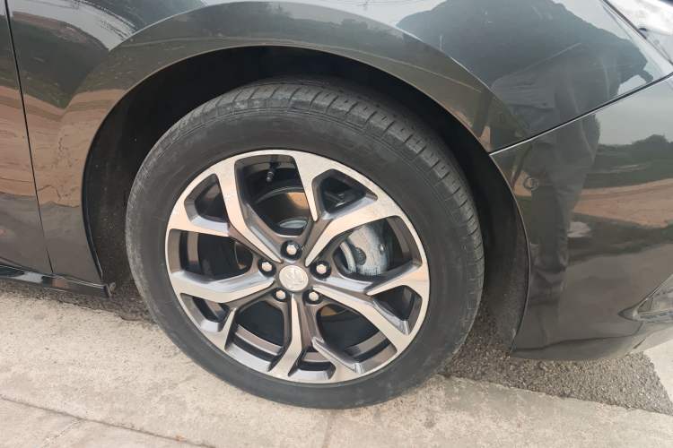 Used Buick VELITE 5 2017 Stylish Extended-Range Model