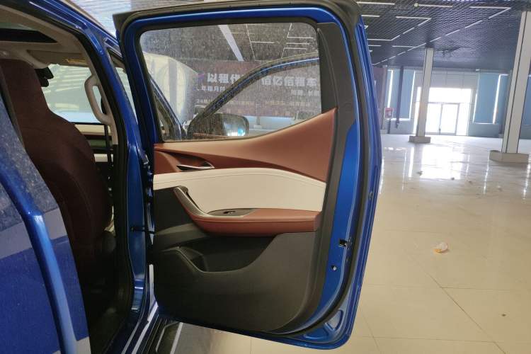 Used SAIC MAXUS Xingji 2023 Starry H 2.0T Automatic Diesel Dual-Turbo All-Wheel Drive Luxury Edition Long Wheelbase