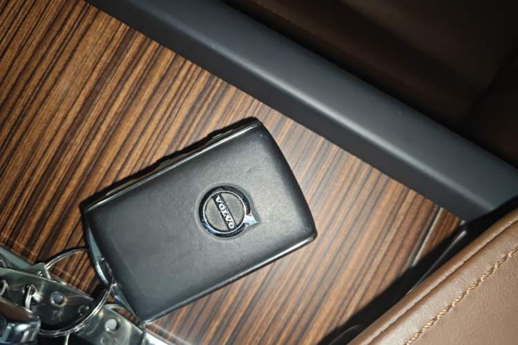 Used Volvo XC60 New Energy 2021 T8 e-Drive Hybrid Luxury Edition
