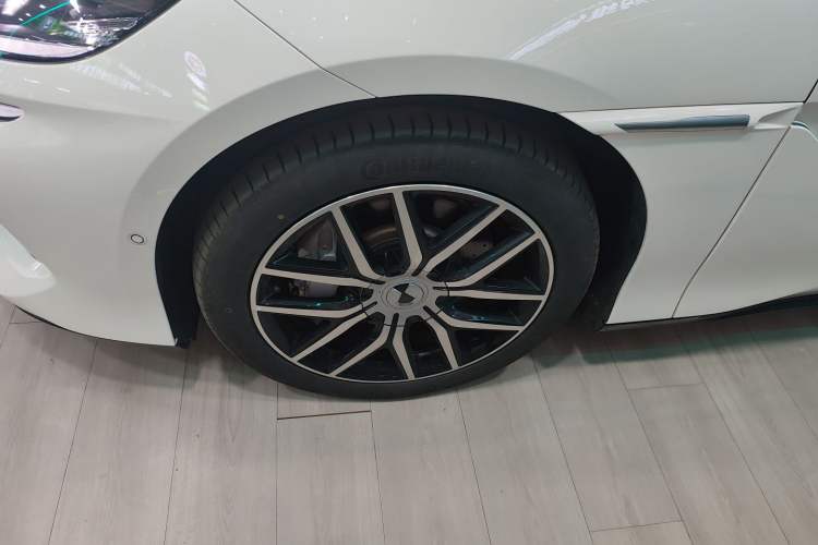 Used Denza Z9 2024 1100 km Four-Wheel Drive Max Version