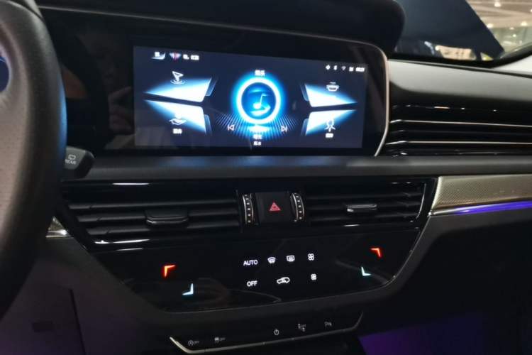 Used Hongqi HS5 2022 Revised Version 2.0T Smart Connect Flagship Edition
