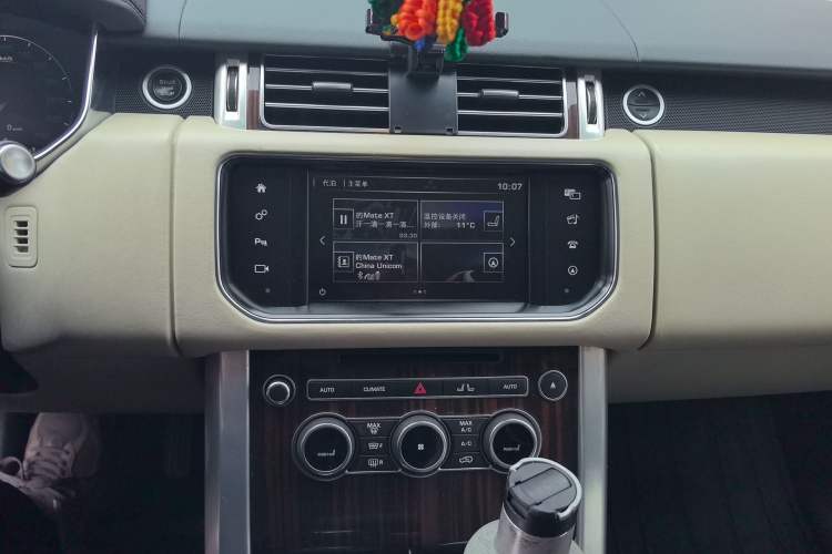 Used Land Rover Range 2016 3.0 SC V6 Vogue Audio And AC Panel