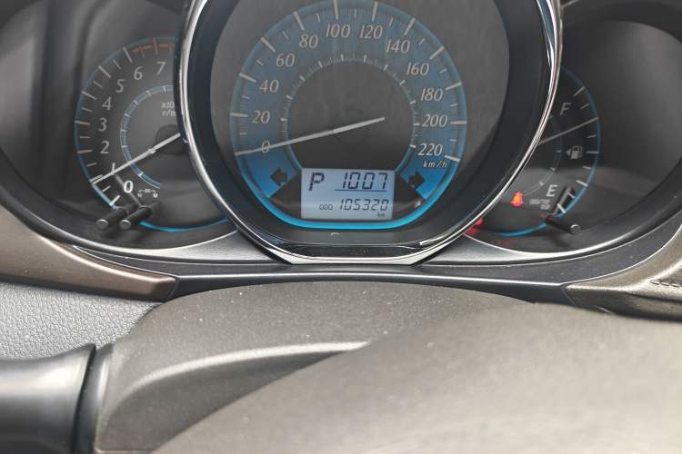 Used Toyota YARiS L Zhi Xuan 2015 1.5E Automatic Charm Edition Odometer Close Up