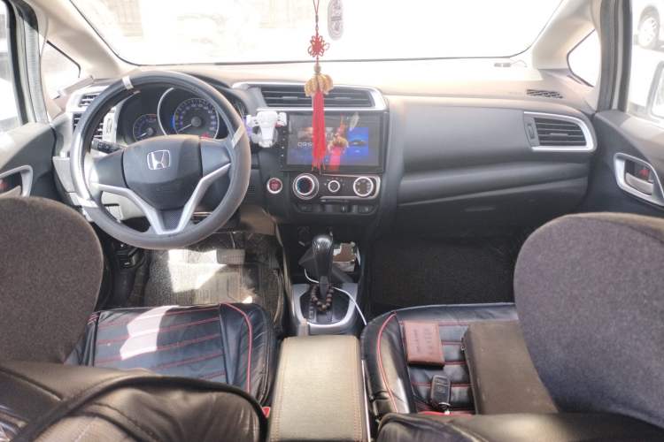 Used Honda Fit 2014 1.5L EX CVT Elite Model Center Console