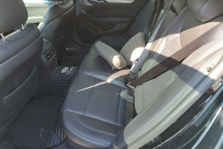 Used Cadillac CT5 2023 28T Luxury Edition (Standard Version) Left Rear Seat