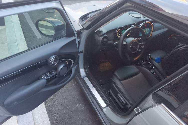 Used MINI 2022 1.5T COOPER Classic Edition Five-Door Version
