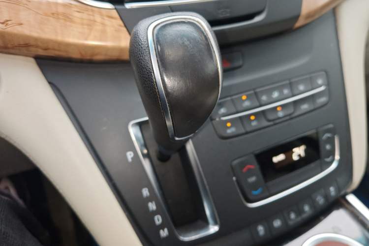 Used Buick GL8 2017 ES 28T Comfort Model China V Standard