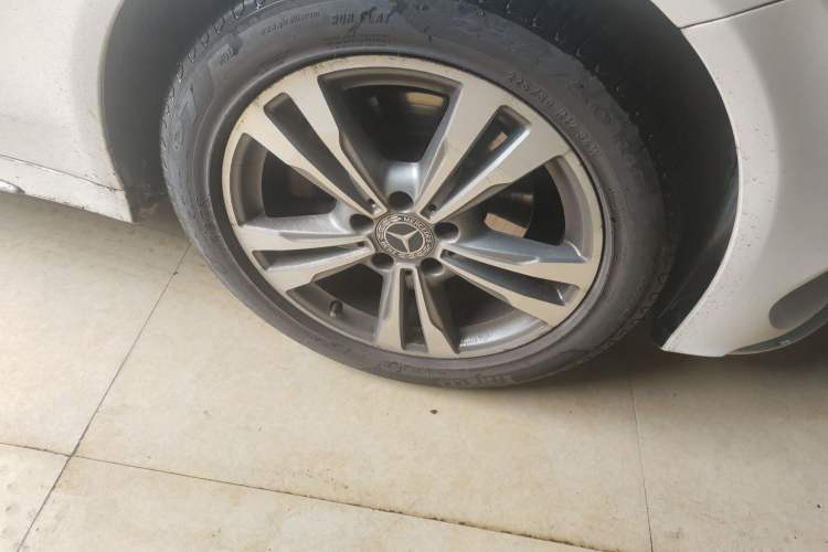 Used Mercedes-Benz C-Class 2017 Facelift C 200 L Sport Edition Right Front Wheel Hub