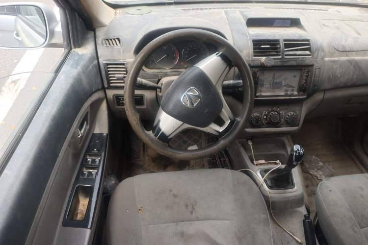 Used BAIC Weiwang M20 2014 1.5L Standard Version BJ415B Steering Wheel