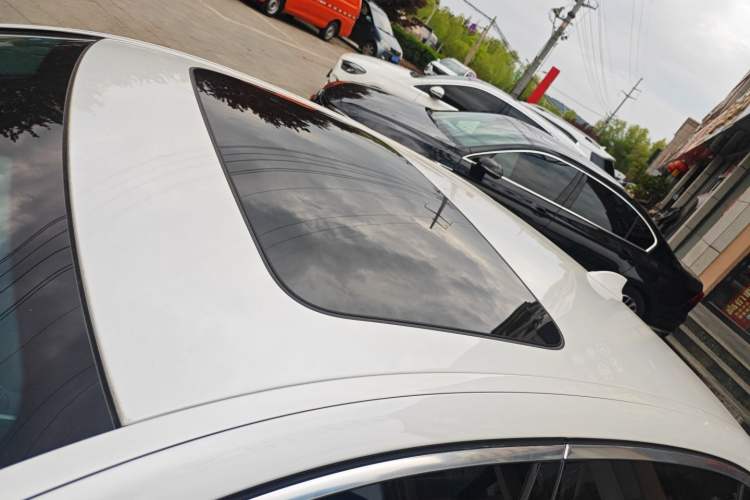 Used BMW 5 Series 2019 525Li Luxury Package Roof