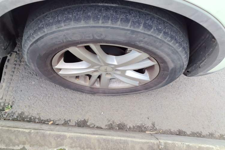 Used Yema T70 2016 1.8L Manual Elite Version Right Front Wheel Hub