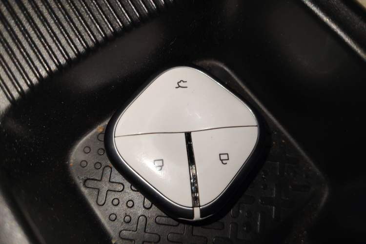 Used Wuling Bingo PLUS 2024 330 km Range Five-Seater Version